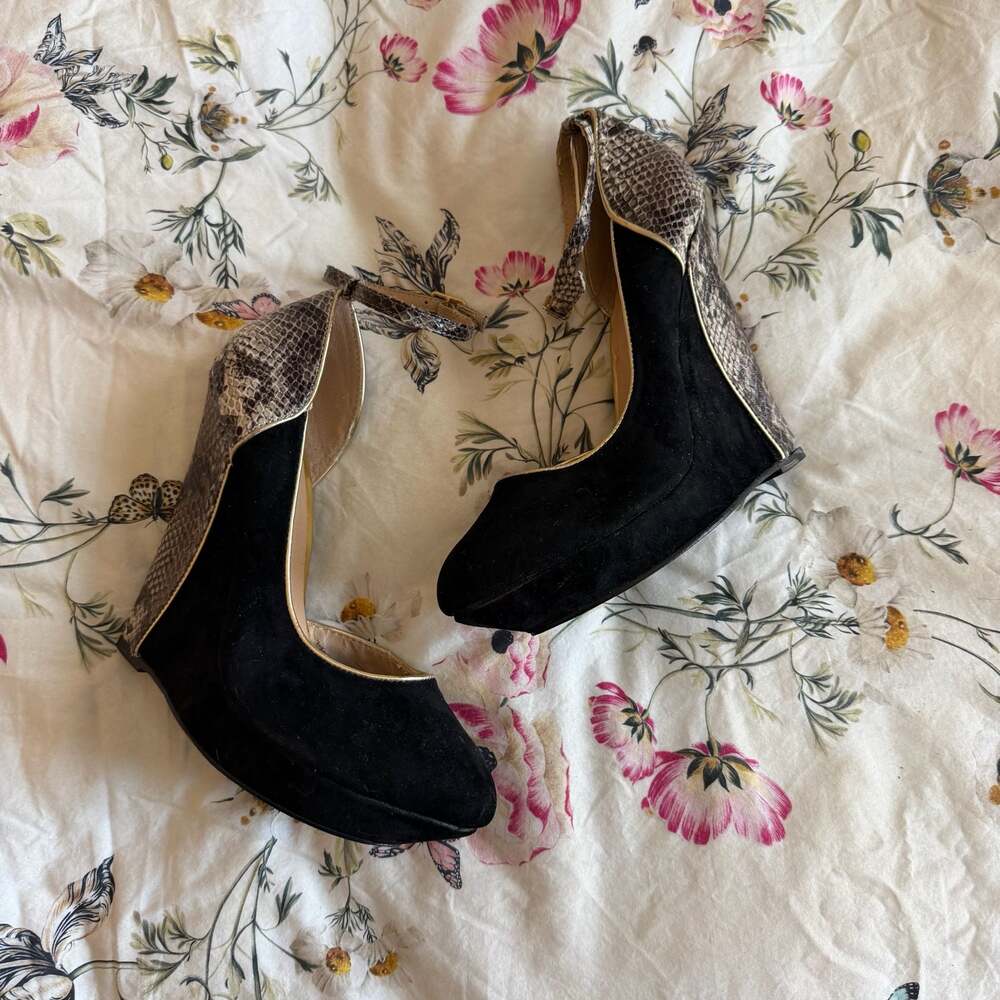 Colin Stuart Platform Wedge Heels - Picture 2 of 5